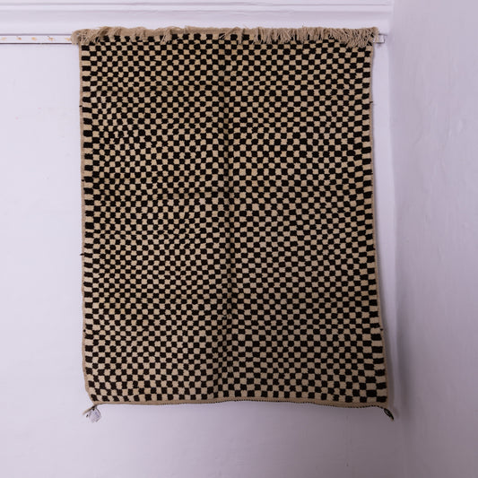 Handwoven Taznakht Moroccan Rug – 100% Wool Black & Beige Checkerboard Carpet – Authentic Berber Craftsmanship – Geometric Minimalist Design