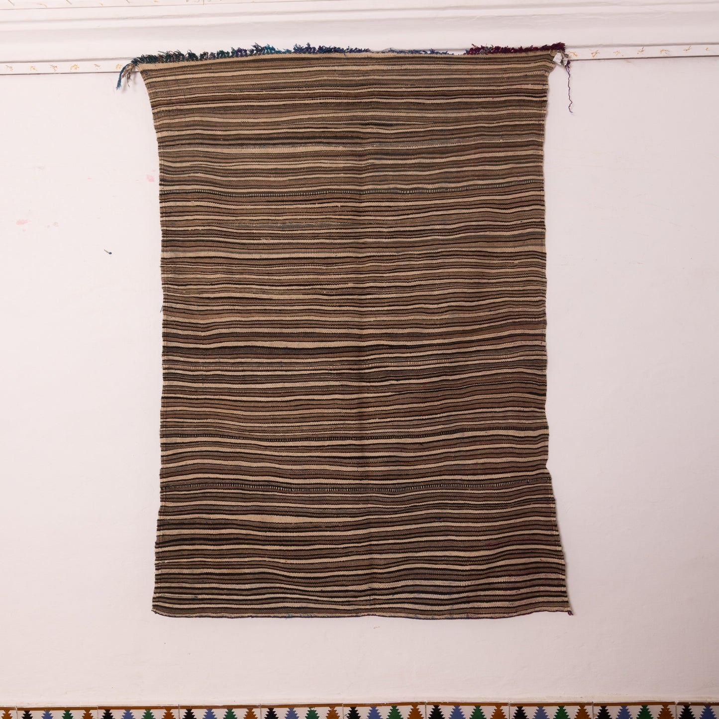 Vintage Handwoven Moroccan Wool Blanket | Berber Striped Kilim Rug | Nomadic Boho Throw ; 8,53 ft / 4,43 ft