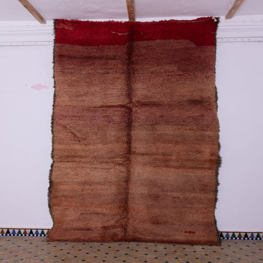 Vintage Moroccan Berber Rug – Handwoven Wool from Moyen Atlas – Deep Brown & Red Gradient – Authentic Beni Mguild Carpet – Bohemian & Rustic Home Decor
