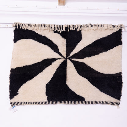 Handwoven Moroccan Wool Rug – Black & White Optical Spiral Design – Geometric Berber Carpet – Modern Minimalist Art Rug