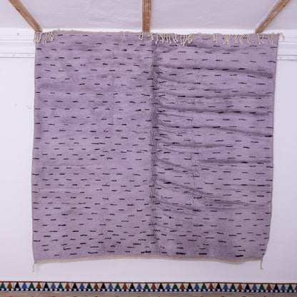 Handwoven Moroccan Mrirt Rug – Soft Purple Wool Berber Carpet with Black Pattern Accents ; 9,51 ft / 7,71 ft