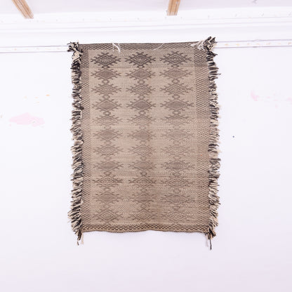 Handwoven Moroccan Akhnif Rug – Timeless Berber Diamond Motif ; 5,91 ft / 3,44 ft