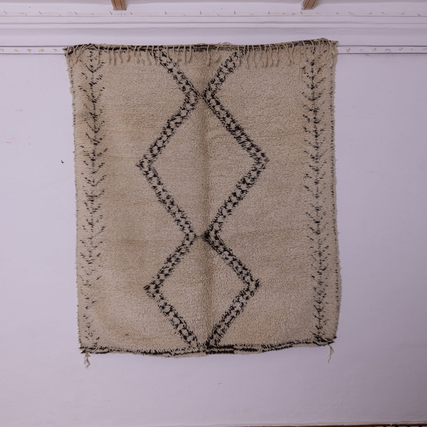 Vintage Moroccan Beni Ourain Rug – Handwoven Wool Carpet with Diamond Pattern ; 7,87 ft / 5,09 ft