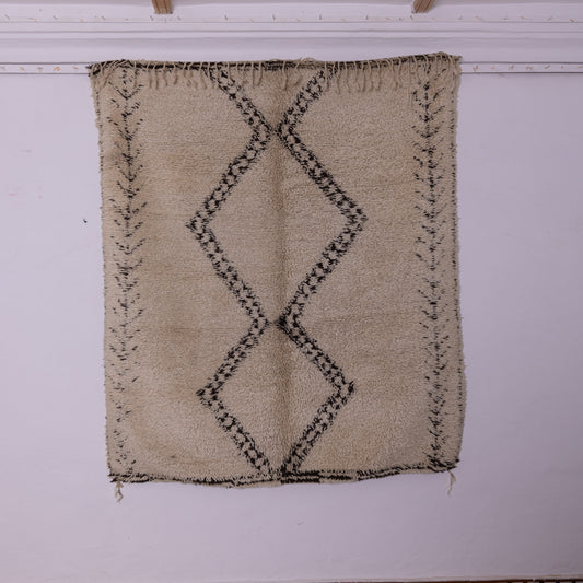 Vintage Moroccan Beni Ourain Rug – Handwoven Wool Carpet with Diamond Pattern