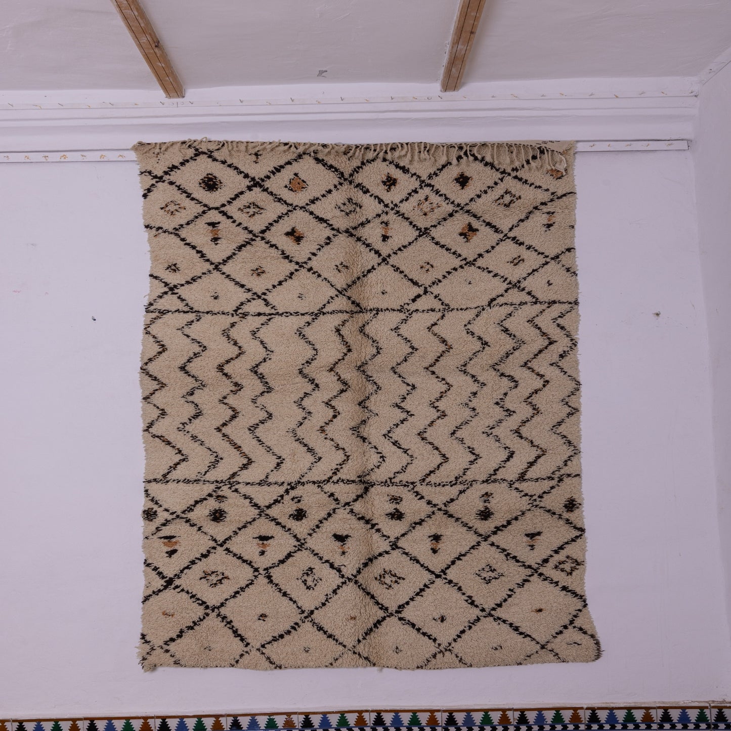 Handwoven Vintage Moroccan Berber Rug – Unique Wool Carpet with Tribal & Geometric Patterns ; 9,19 ft / 5,74 ft