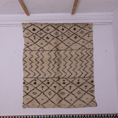 Handwoven Vintage Moroccan Berber Rug – Unique Wool Carpet with Tribal & Geometric Patterns ; 9,19 ft / 5,74 ft