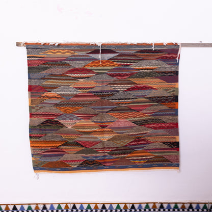 Handwoven Moroccan Akhnif Rug – A Stunning Tapestry of Colors ; 5,25 ft / 4,59 ft
