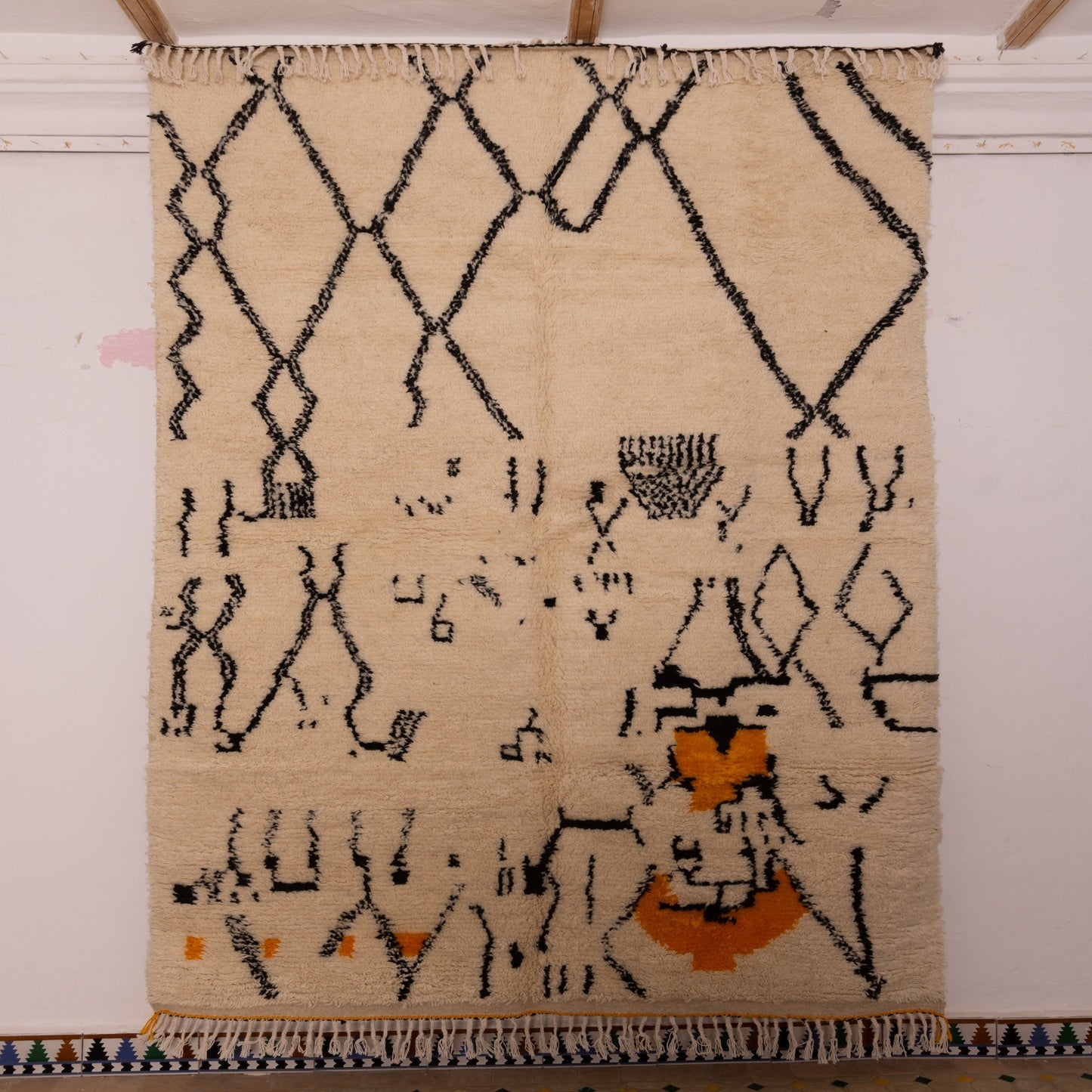 Handmade Azilal Rug - Moroccan Berber Wool & Cotton Carpet - Abstract Tribal Design - 80% Wool 20% Cotton