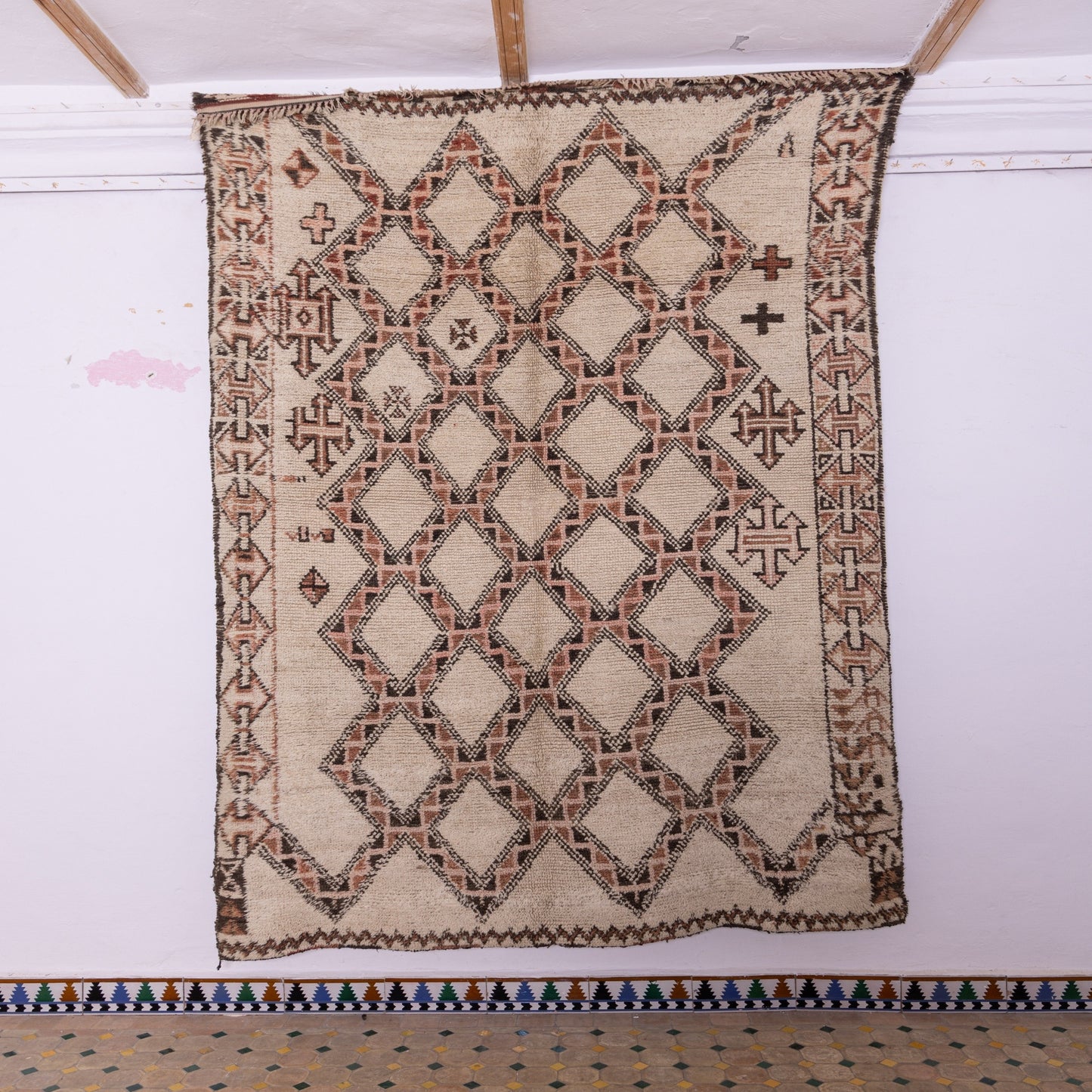 Vintage Moroccan Berber Rug – Handwoven Diamond & Symbolic Pattern ;  10,01 ft /  6,07 ft