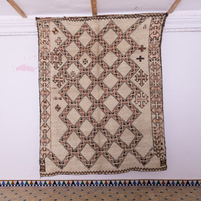 Vintage Moroccan Berber Rug – Handwoven Diamond & Symbolic Pattern ;  10,01 ft /  6,07 ft