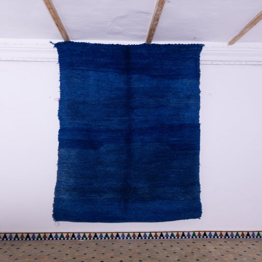 Vintage Moroccan Berber Rug – Handwoven Wool from Moyen Atlas – Deep Majorelle Blue – Authentic Beni Mguild Carpet – Bohemian & Minimalist Home Decor