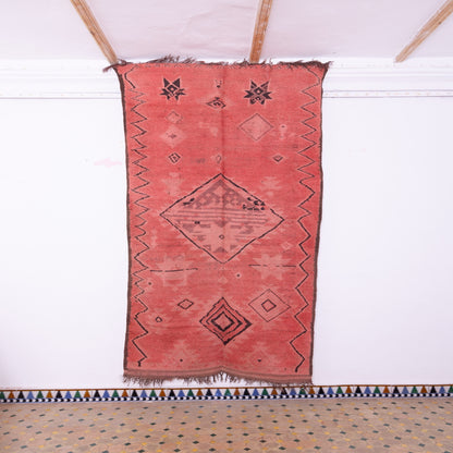 Vintage Moroccan Rehamna Rug - Timeless Red & Black Berber Wool Carpet ; 10,17 ft /  4,92 ft