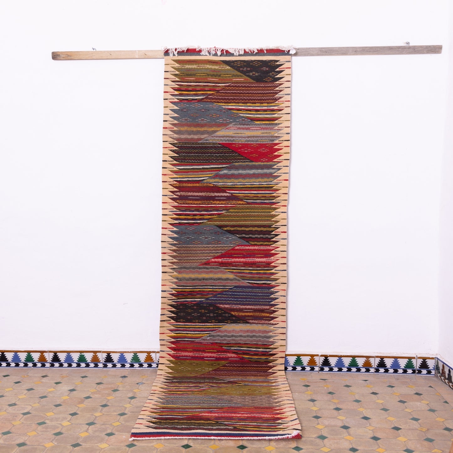 Handwoven Moroccan Akhnif Runner Rug – Bold Geometric Patterns ; 9,68 ft  / 1,97 ft