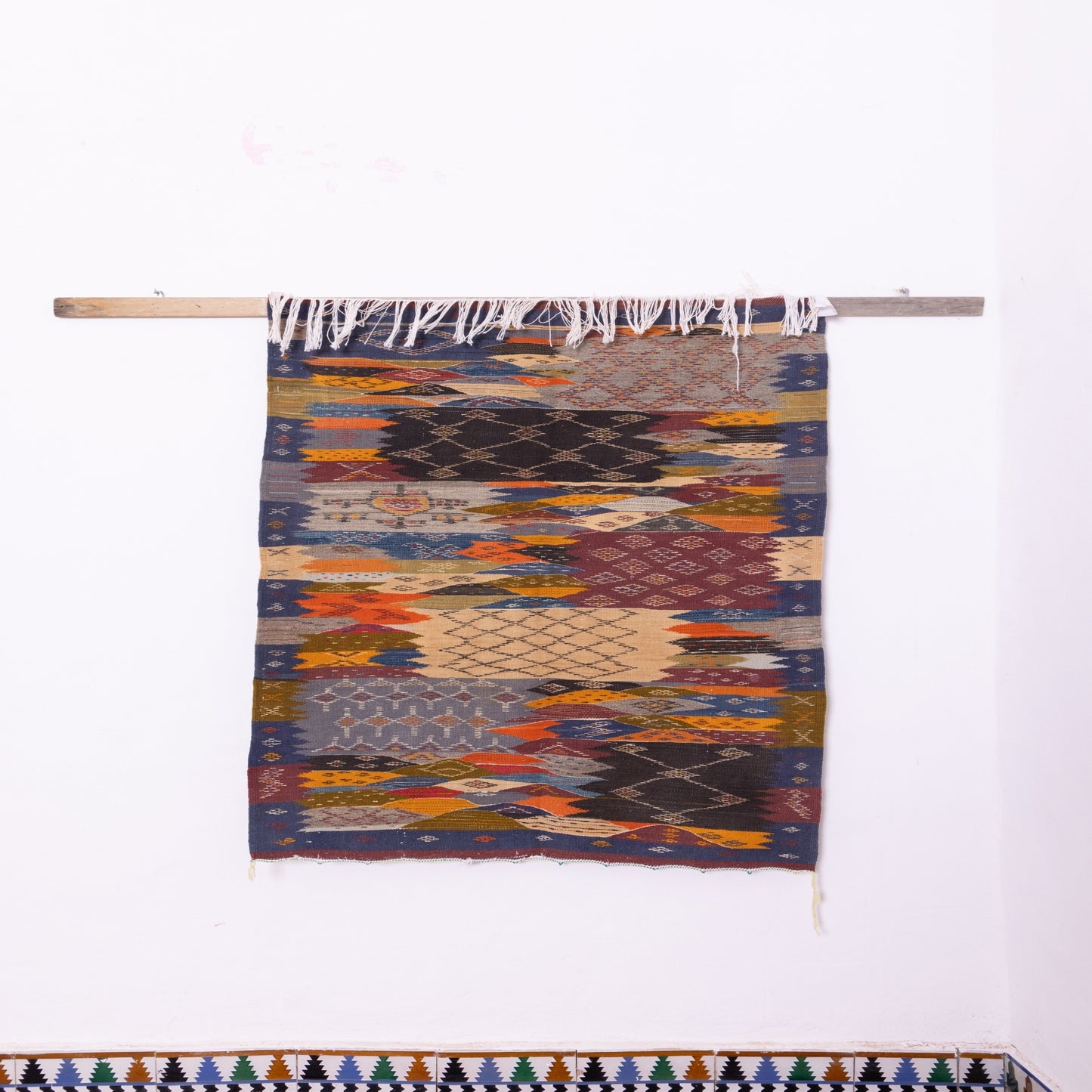 Handwoven Moroccan Akhnif Rug – A Vintage Work of Art ; 4,92 ft / 3,61 ft