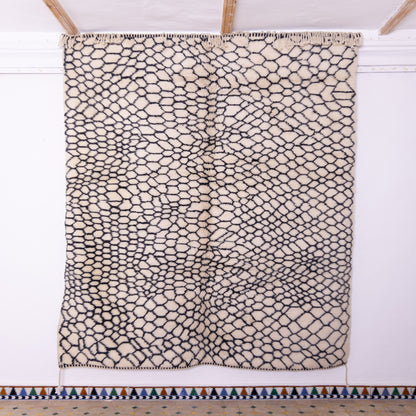 Handmade Mrirt Rug – 100% Wool Moroccan Berber Carpet – Cream & Black Honeycomb Geometric Wool Rug – Luxury Modern & Boho Home Decor