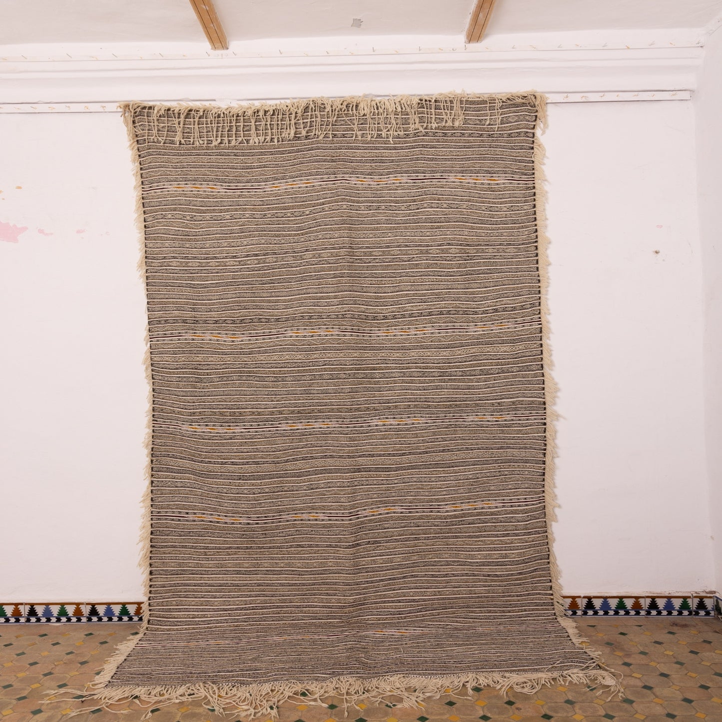 Large Vintage Moroccan Handira Wool Rug | Authentic Berber Striped Blanket | Handmade Tribal Textile ; 11,81 ft / 5,58 ft