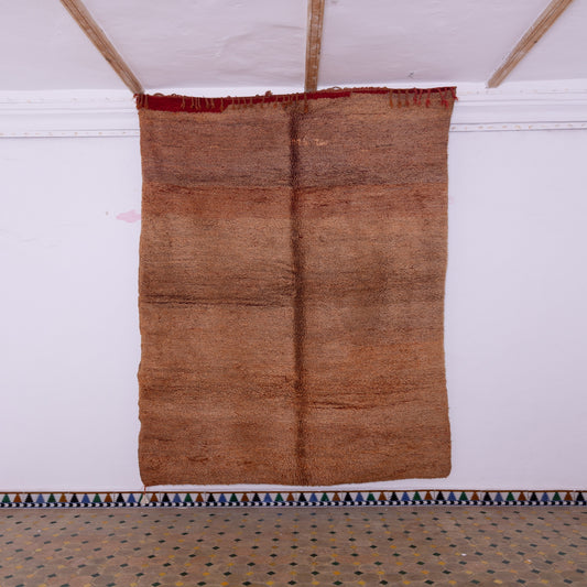 Vintage Moroccan Berber Rug – Handwoven Wool from Moyen Atlas – Earthy Brown with Red Accents – Authentic Beni Mguild Carpet – Bohemian & Rustic Home Decor