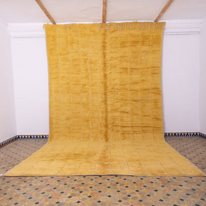 Handwoven Moroccan Mrirt Rug – Soft Yellow Berber Carpet with Subtle Grid Pattern