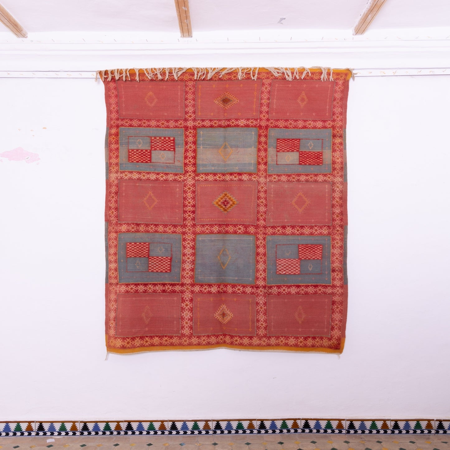 Handwoven Moroccan Akhnif Rug – Red & Blue Geometric Patchwork ; 7,87 ft /  5,25 ft