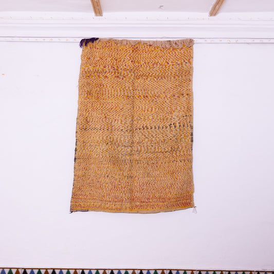 Handwoven Taznakht Moroccan Rug – Golden Yellow Wool Blend Berber Carpet – 70% Wool, 30% Cotton – Unique Bohemian & Vintage-Inspired Rug