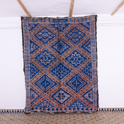 Vintage Moroccan Berber Rug – Handwoven Wool from Moyen Atlas – Geometric Diamond Pattern in Majorelle Blue – Authentic Beni Mguild Carpet