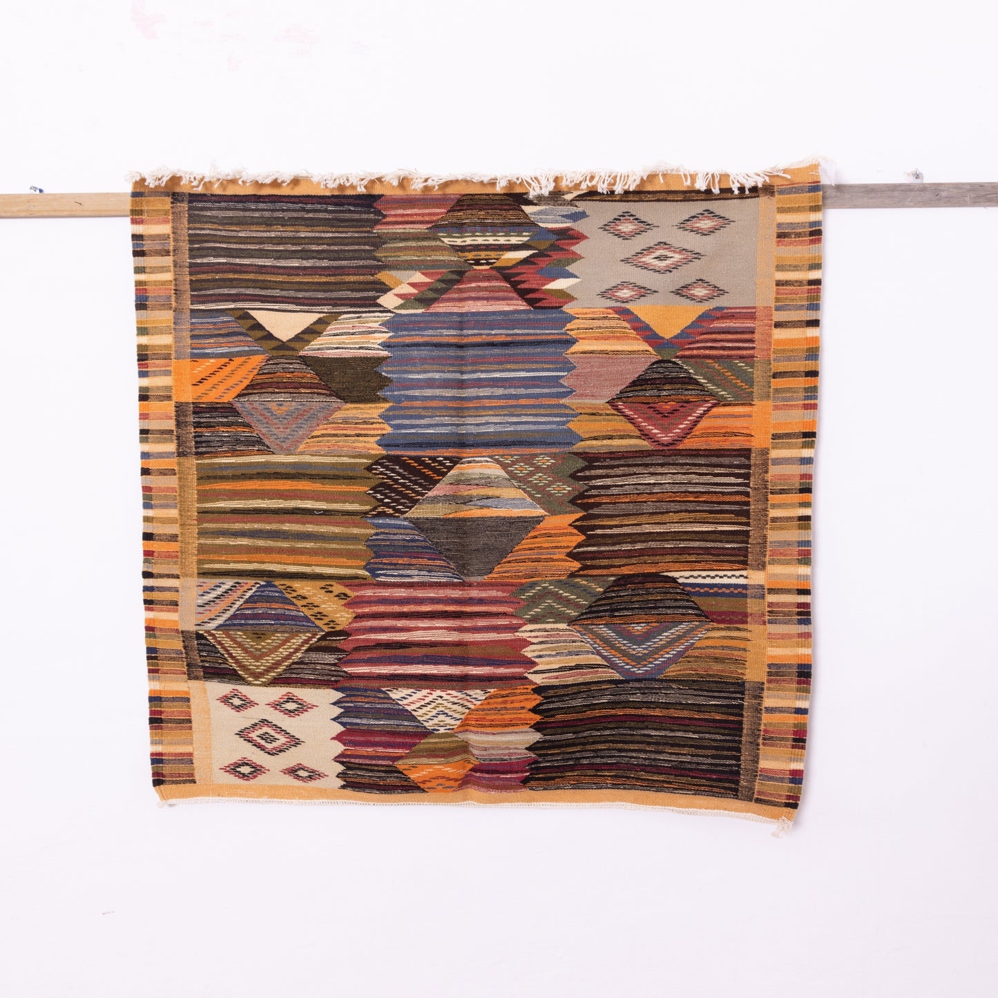 Handwoven Moroccan Akhnif Rug – Authentic Berber Wool Carpet ; 4,76 ft / 3,77 ft