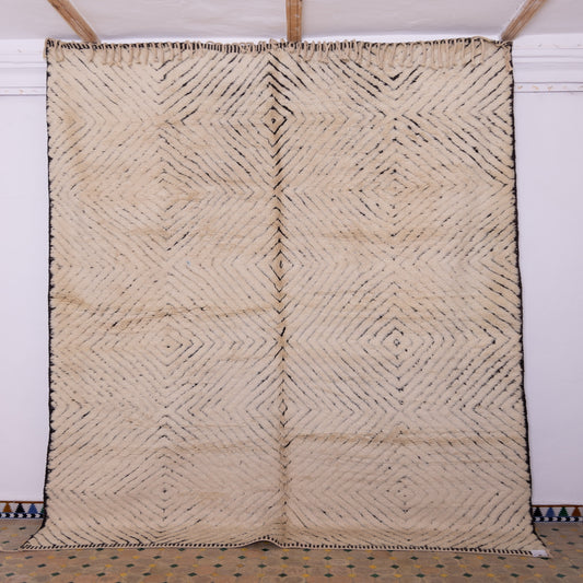 Handwoven Moroccan Mrirt Rug – Luxurious High-Pile Wool Berber Carpet in Black & White Geometric Design ; 11,81 ft / 8,20 ft