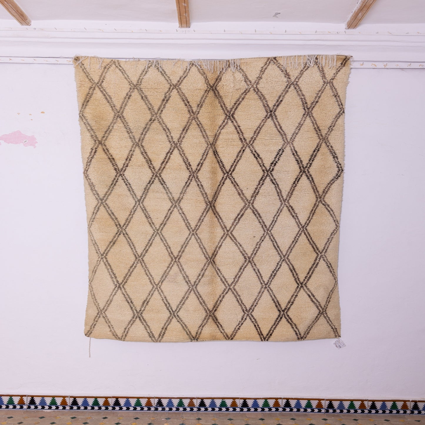 Handmade Moroccan Beni Ourain Rug – Authentic Wool Berber Carpet with Diamond Pattern ; 8,37 ft  /  6,07 ft