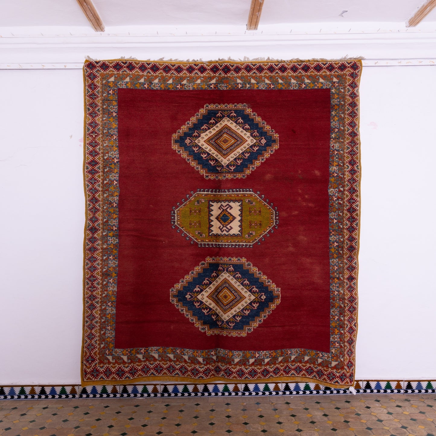 Handwoven Taznakht Moroccan Rug – Deep Red Berber Carpet with Diamond Motifs – 70% Wool, 30% Cotton – Authentic High Atlas Tribal Rug ; 9,68 ft / 6,40 ft