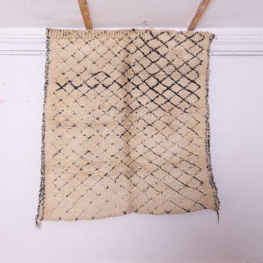 Vintage Moroccan Beni Ourain Rug – Handwoven Wool with Classic Diamond Pattern