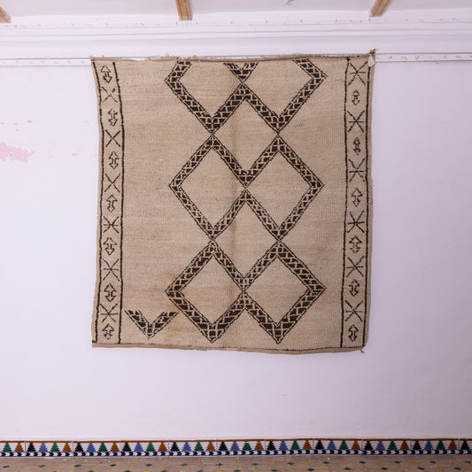 Vintage Moroccan Beni Ourain Rug - Handwoven Wool Berber Carpet with Geometric Diamond Patterns