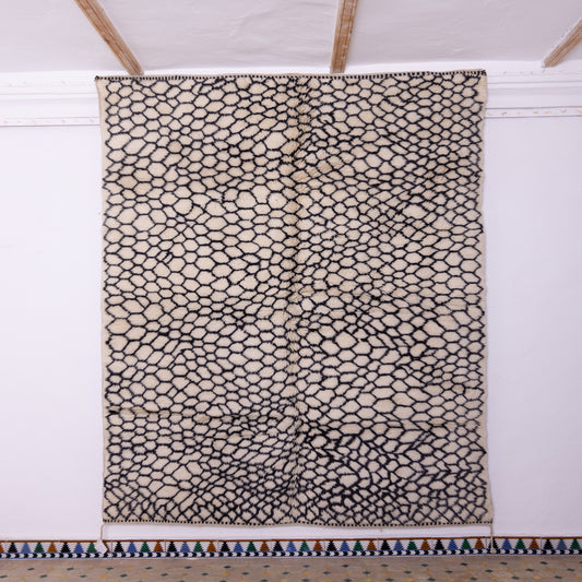 Handmade Mrirt Rug – 100% Wool Moroccan Berber Carpet – Cream & Black Honeycomb Geometric Wool Rug – Luxury Modern & Boho Home Decor