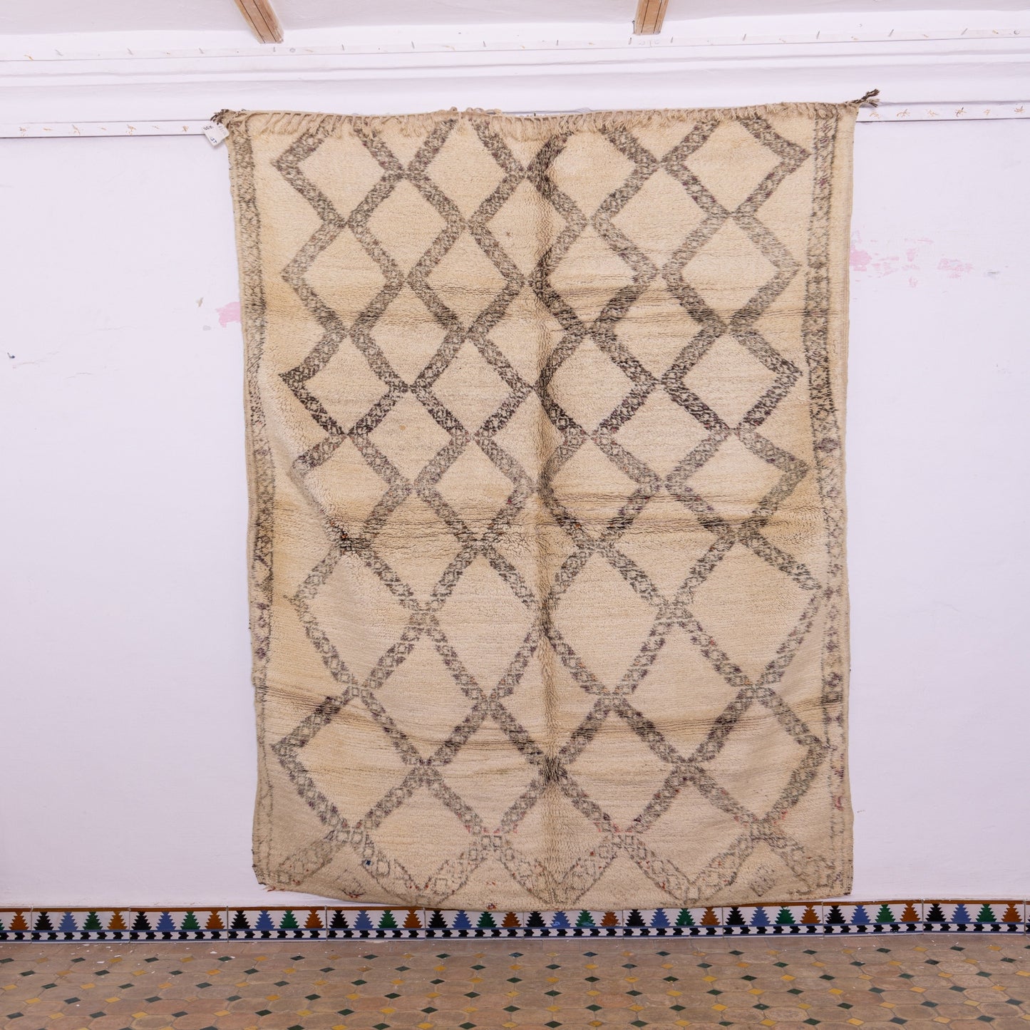 Vintage Moroccan Beni Ourain Rug | Handwoven Wool Berber Carpet | Timeless Tribal Diamond Design; 9,84 ft / 5,74 ft