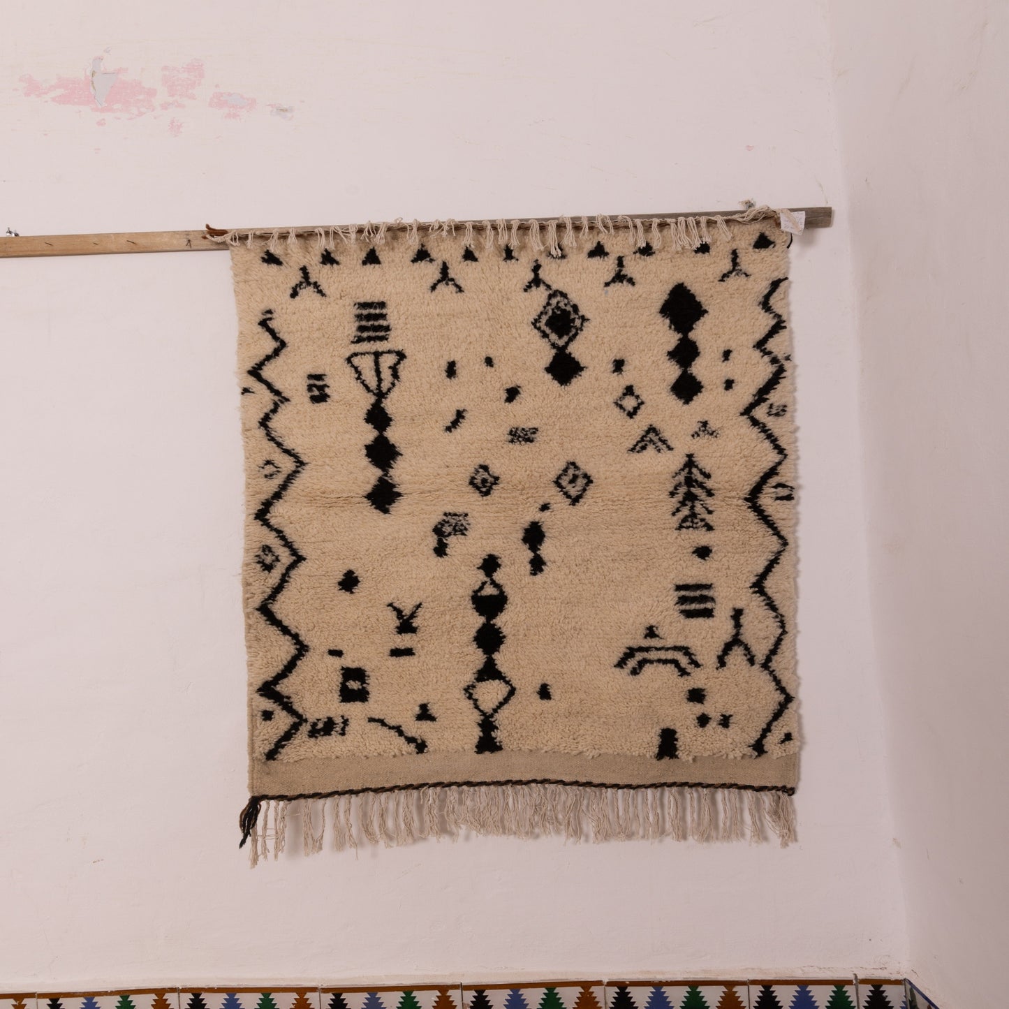 Tribal Black & White Moroccan Wool Rug - Handmade Berber Azilal Wall Hanging - Minimalist Ethnic Runner