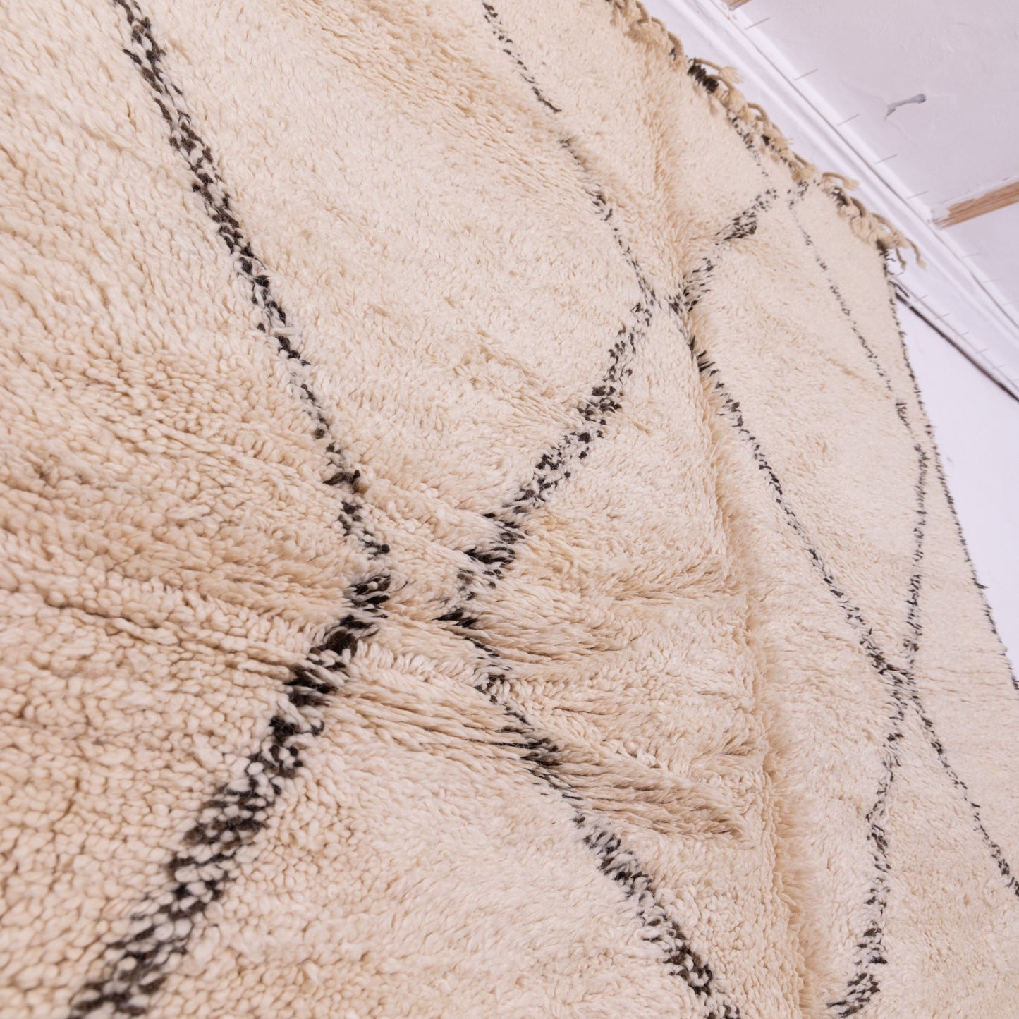 Vintage Beni Ourain Moroccan Rug | Handwoven Wool Berber Carpet | Timeless Diamond Motif ; 9,84 ft / 6,23 ft