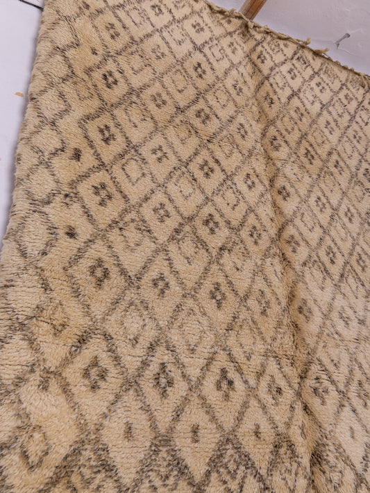Vintage Moroccan Beni Ourain Rug – Handwoven Wool Berber Carpet – Geometric Diamond Pattern – Rustic & Bohemian Home Decor