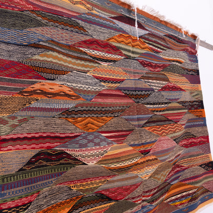 Handwoven Moroccan Akhnif Rug – A Stunning Tapestry of Colors ; 5,25 ft / 4,59 ft