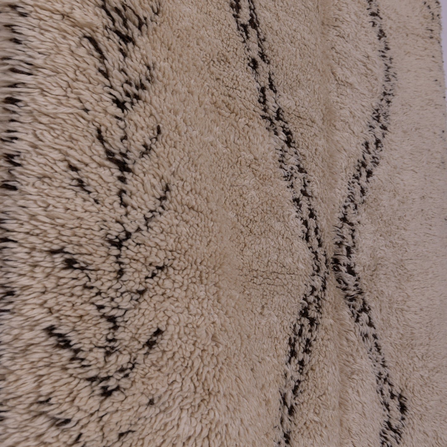 Vintage Moroccan Beni Ourain Rug – Handwoven Wool Carpet with Diamond Pattern ; 7,87 ft / 5,09 ft