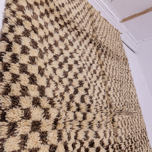 Vintage Moroccan Berber Rug – Handwoven Wool Carpet with Unique Checkerboard Pattern