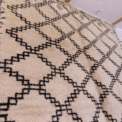 Vintage Moroccan Beni Ourain Rug – Handwoven Wool with Geometric Berber Pattern ; 10,66 ft /  6,23 ft