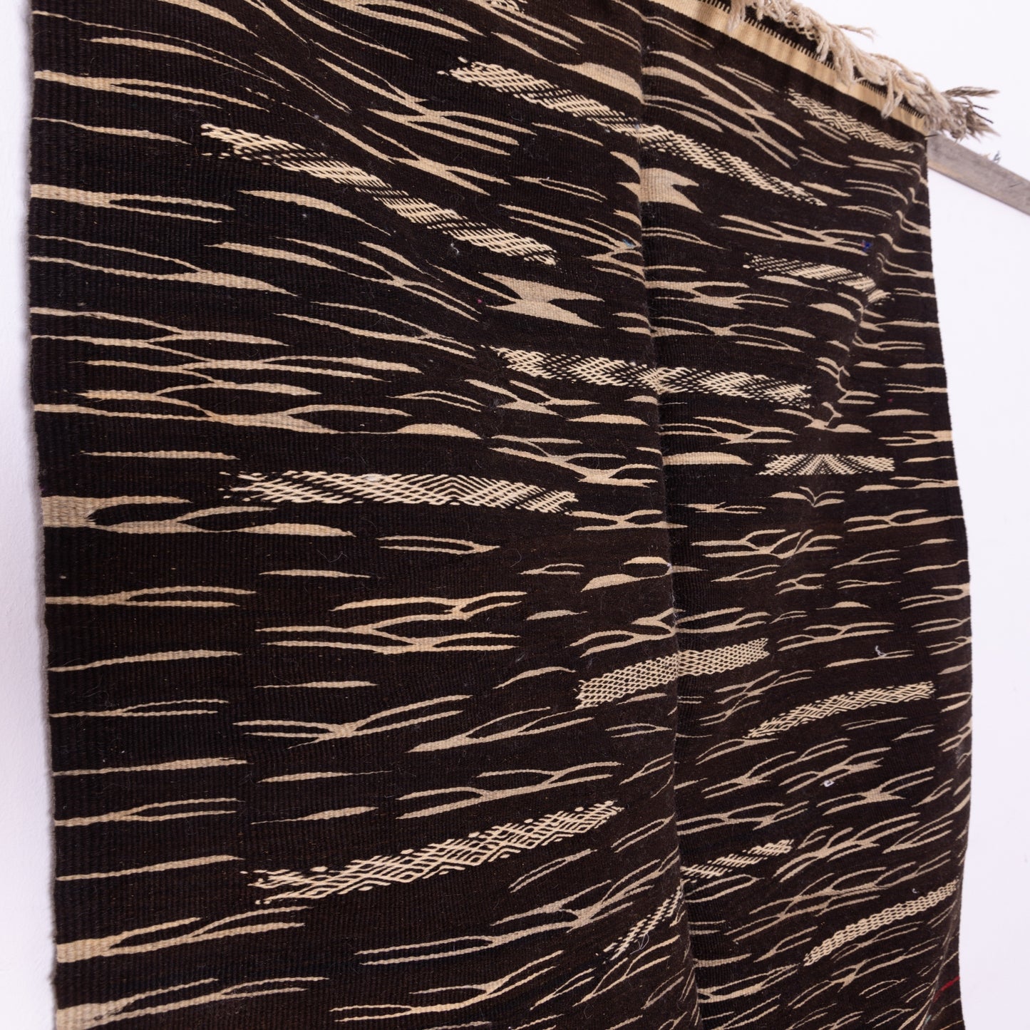 Handwoven Moroccan Akhnif Rug – Vintage Berber Wool Tapestry ; 5,41 ft / 3,44 ft