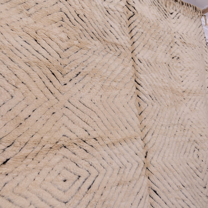 Handwoven Moroccan Mrirt Rug – Luxurious High-Pile Wool Berber Carpet in Black & White Geometric Design ; 11,81 ft / 8,20 ft