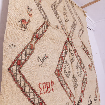 Vintage Moroccan Berber Rug – Handwoven Wool with Tribal Geometric Patterns ; 8,37f t / 5,74 ft