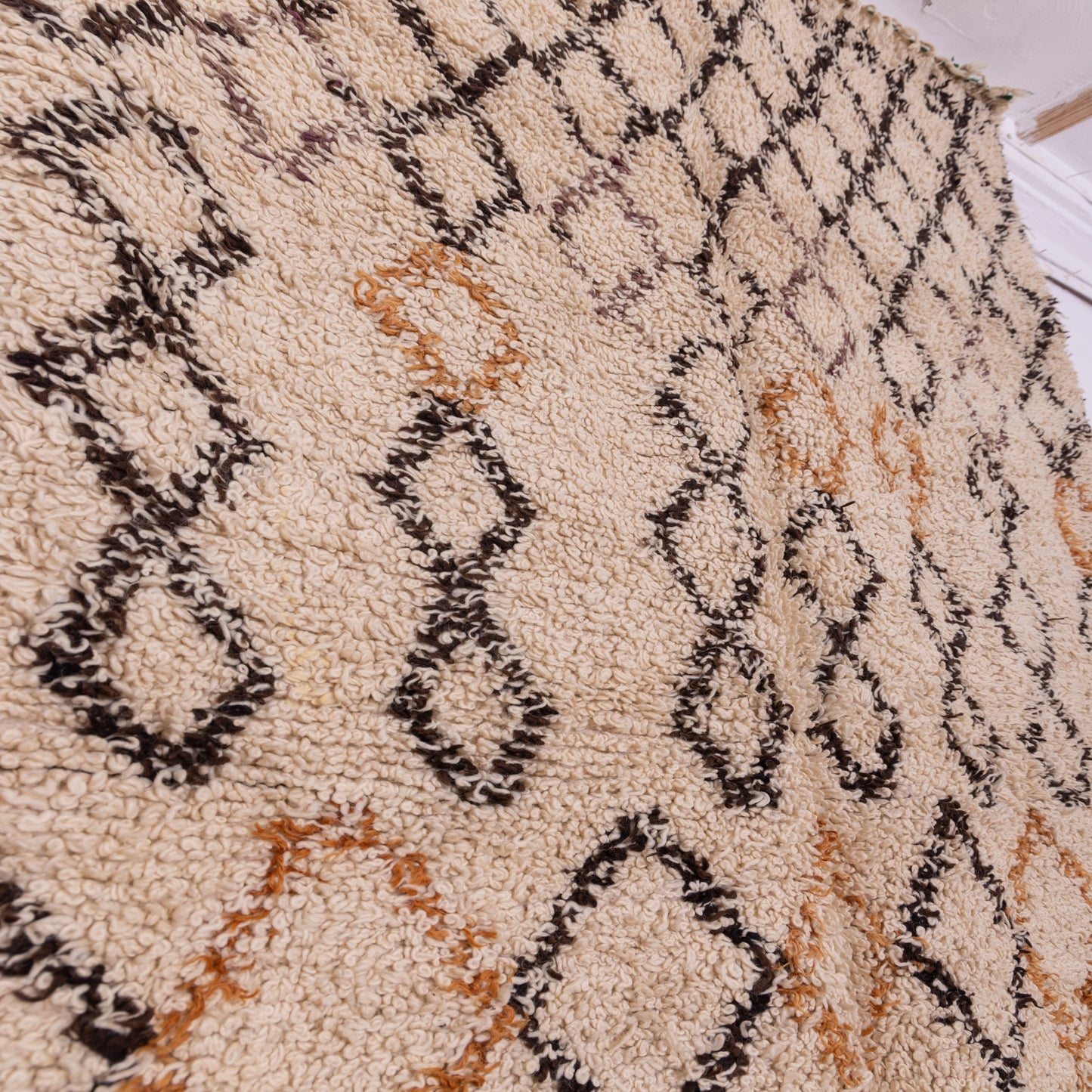 Vintage Moroccan Wool Rug – Authentic Handwoven Beni Ourain Berber Carpet ; 10,66 ft  / 6,07 ft