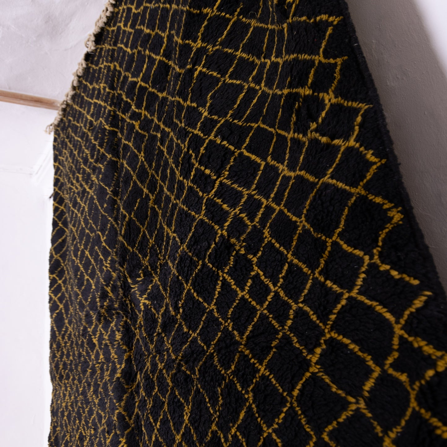 Handmade Mrirt Rug – 100% Wool Moroccan Berber Carpet – Black & Gold Geometric Wool Rug – Luxury Modern & Boho Home Decor