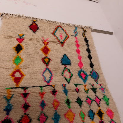 Colorful Azilal Wall Hanging Rug - 80% Wool 20% Cotton - Handmade Moroccan Small Rug - Boho Tribal Diamond Design