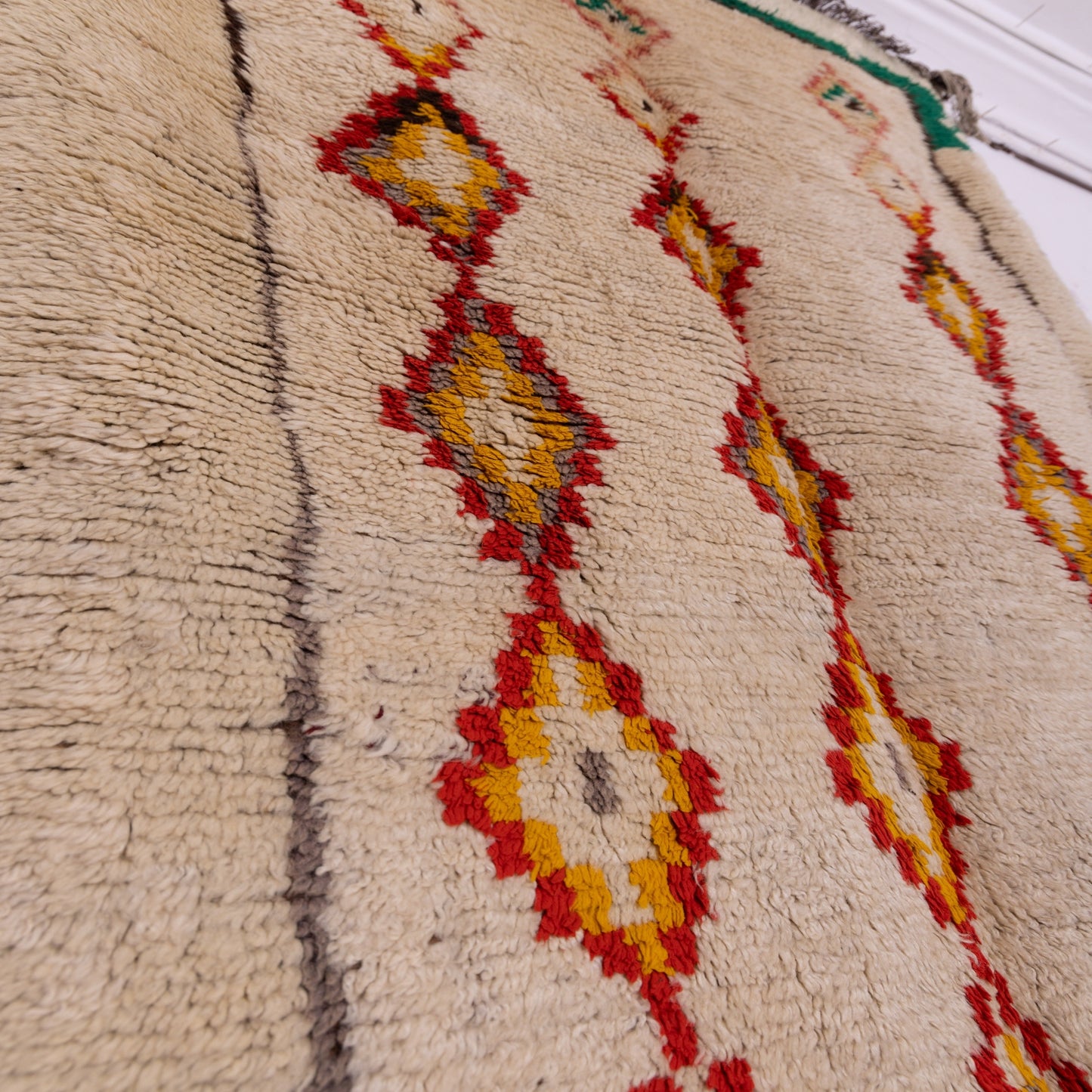 Vintage Moroccan Azilal Runner - Diamond Chain Motif - Handwoven Tribal Wool Rug