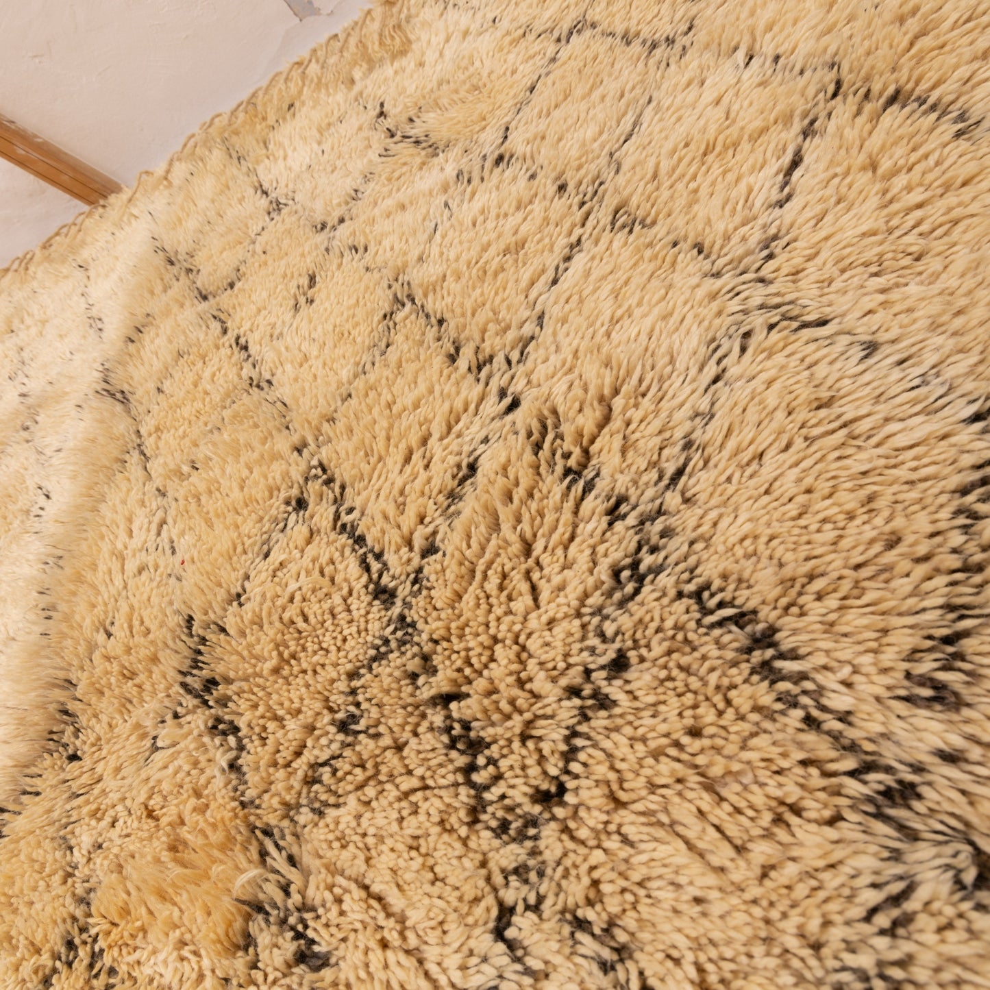 Vintage Beni Ourain Moroccan Rug | Thick Wool Diamond Grid Carpet | Handwoven Tribal Berber Rug | Golden Beige & Black | 100% Wool | Large Area Rug ;  12,47 ft  / 7,87 ft