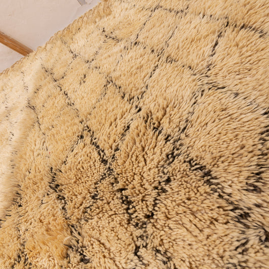 Vintage Beni Ourain Moroccan Rug - Thick Wool Diamond Grid Carpet - Handwoven Tribal Berber Rug - Golden Beige & Black - 100% Wool - Large Area Rug