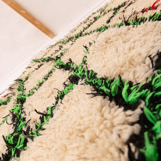 Vintage Moroccan Corridor Runner Rug - Handwoven Wool Hallway Carpet with Green Diamond Pattern - Tribal Berber Narrow Rug